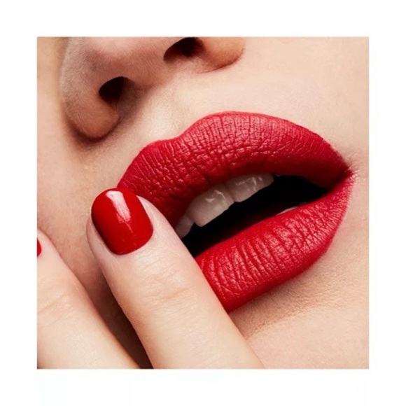 MAC Retro Matte Lipstick in RUBY WOO 707 NIB - Picture 6 of 7